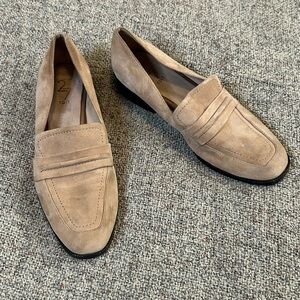 27 Edit Nubuk Leather Loafer